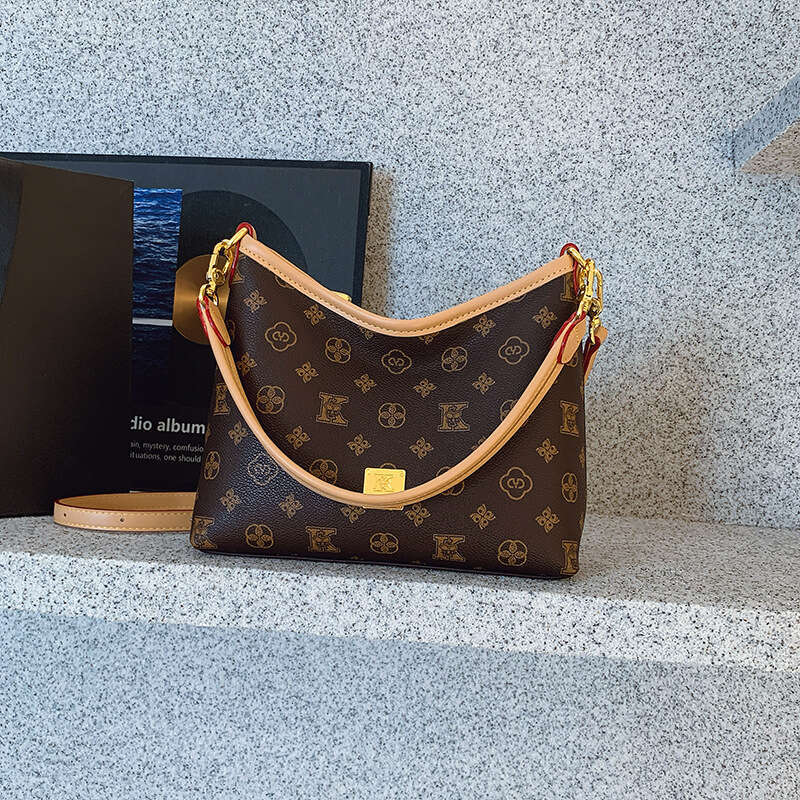 High-end Fashion Versatile Chic Niche Tote for Women 2025 New Simple Casual Commuter Shoulder Crossbody Bag