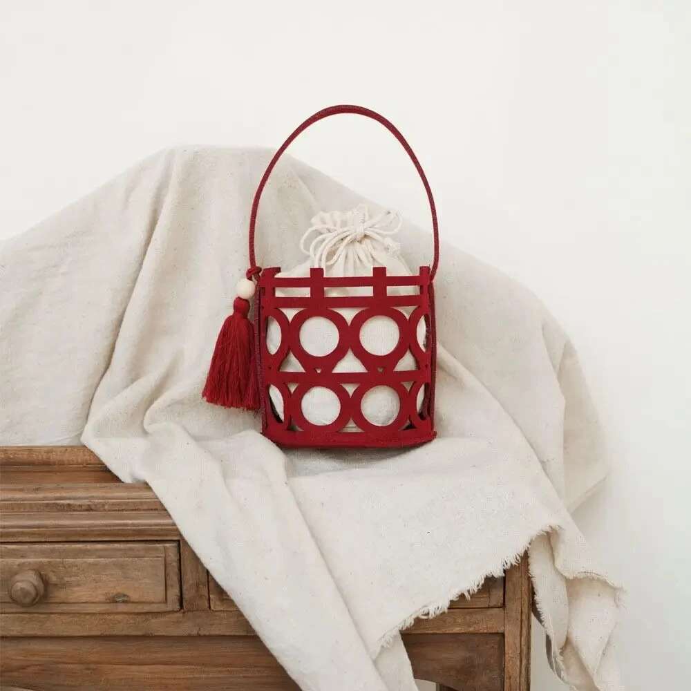 Hollow Portable Wedding Handbag Bride and Groom Organizer Party Supplies Package Candy Wedding-favor Gift Handle Bag