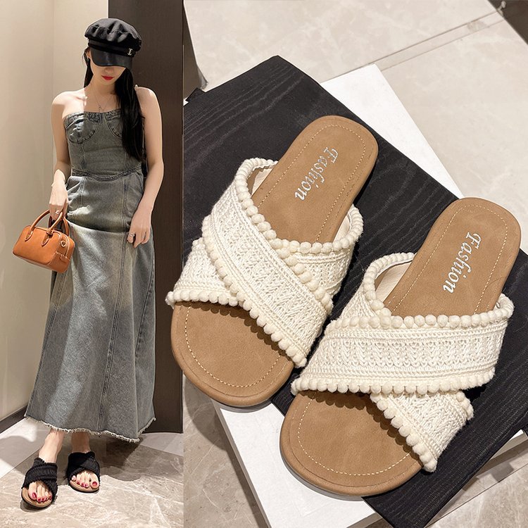 Ladies 2025 summer new fashion good-looking all ethnic wind sandals outdoor non-slip retro woven cross flat shoes beach shoes