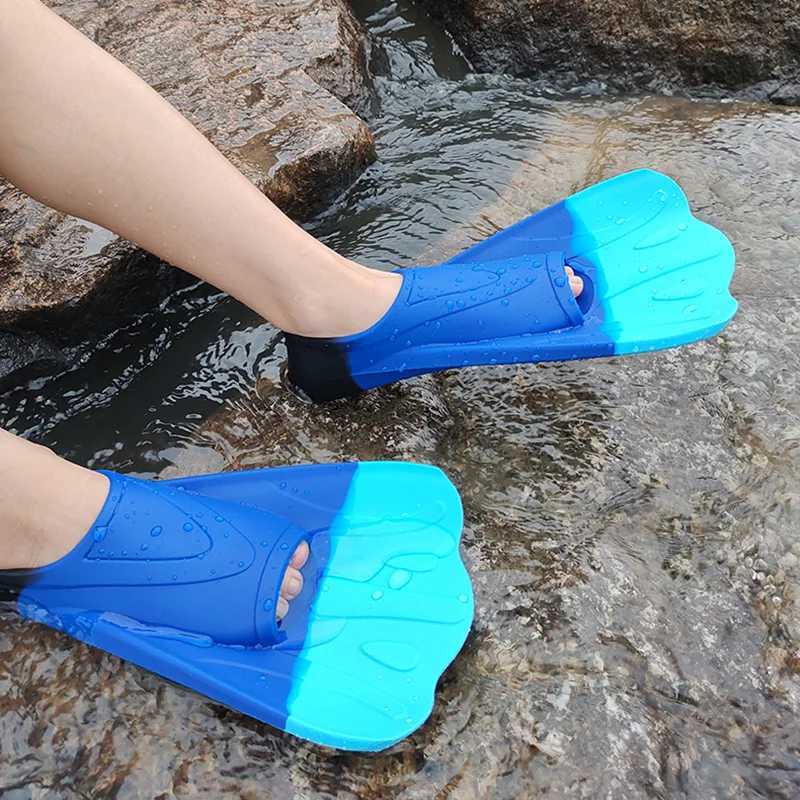 New colored swimming training fins for summer tourism elastic and soft silicone diving frog shoesY250412
