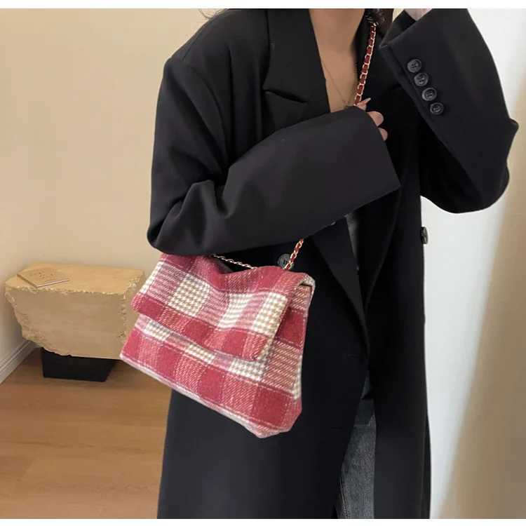 2025 New Tweed Plaid Bag for Women Autumn Winter Popular Versatile Shoulder Crossbody Bag Retro Color Block PurseW251112