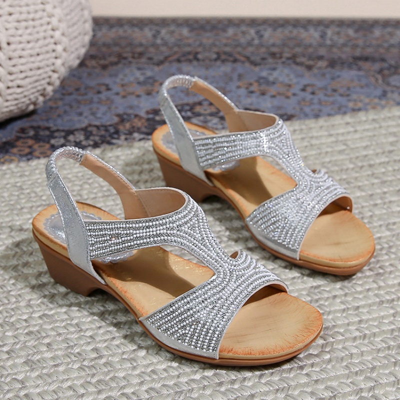 2025 Summer New Style Free Shipping Fashionable Thick Bottom Black Gold Silver Cool Slippers 36-42 Women Designer Outdoor Slippers