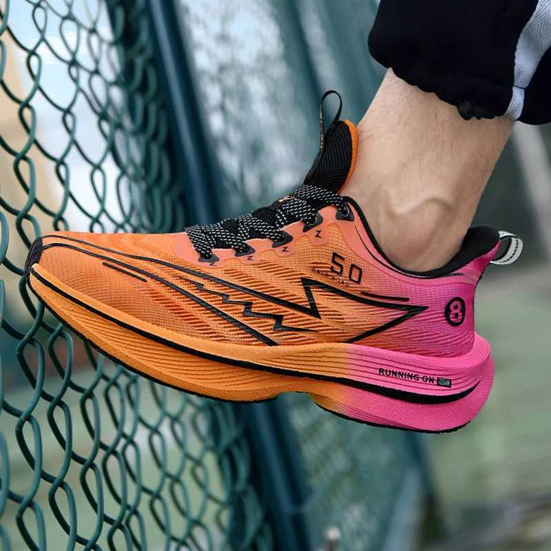 New Mens Carbon Plate Running Shoes Soft Cushion Shock Absorbing Sports Shoes Unisex Sneakers Light Anti-Slip Training Shoes Z250411