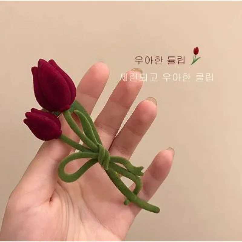Plucked tulip hair clip womens clothing twisted sponge clip large hair clip headwear high-end single thread accessories. Y2504012