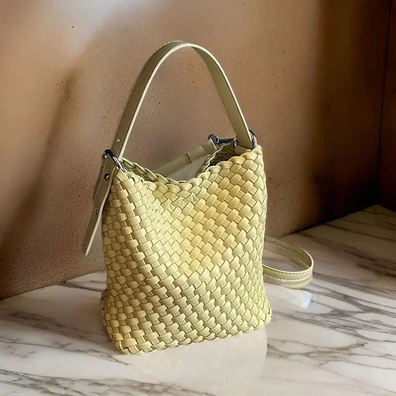 Chic Solid Color Crossbody Purse Vintage Minimalist Leather Handbag Elegant Commuter Tote For Fashionable Women