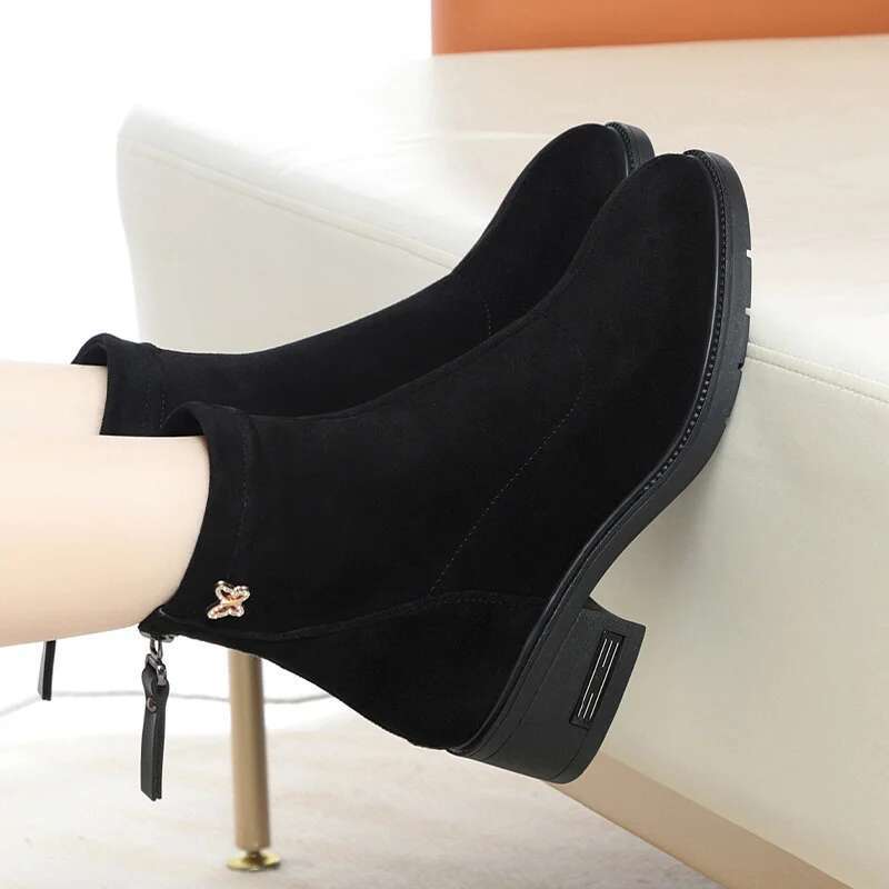 2025 New Women's Low Heel Comfortable Plush Suede Short Zipper Warm Designer Fashion Snow Boots