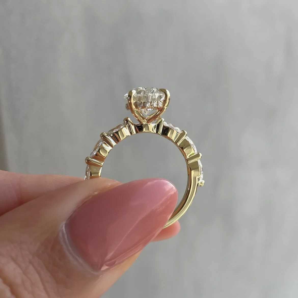 Hot selling gold-plated stainless steel ring womens water droplet zircon wedding ring jewelry accessories wholesale size 6-11XJ250412