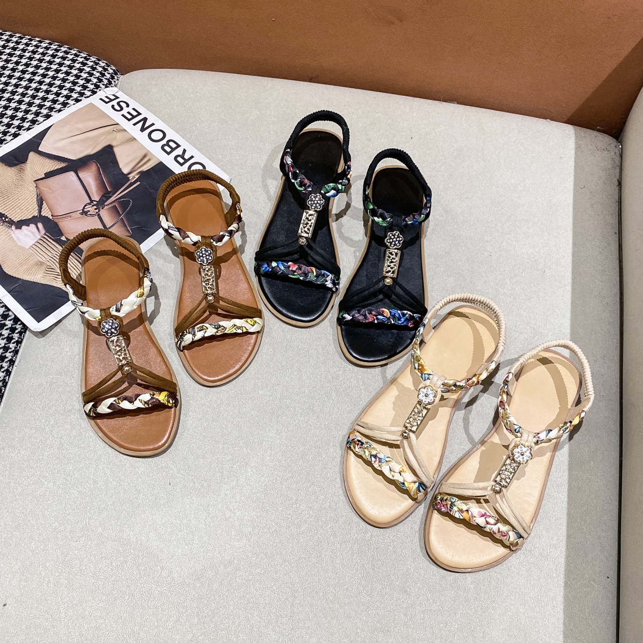 2025 new fashion sandals ladies round head preparation outside wearing sandals flat large size women sandals beige white black coffee color