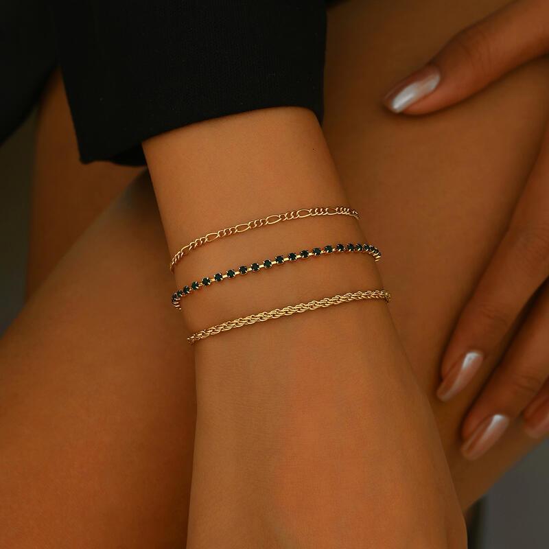 Elegant Gold Chain k Bracelet Set - Stylish and Versatile Jewelry for Women