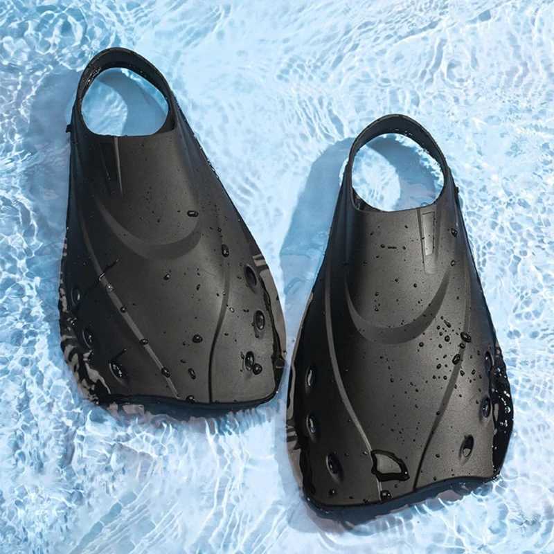 Adult short light full foot pocket travel size short blade fin flap used for snorkeling scuba diving swimming and direct transportationY250412