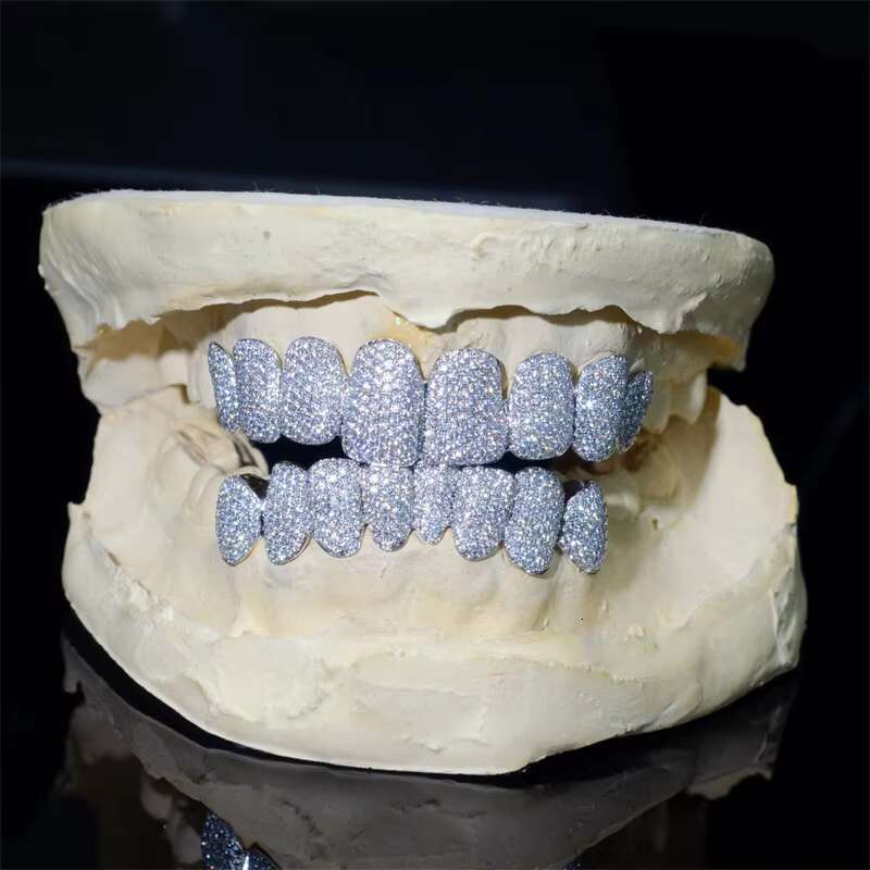 10K 14K 18K S925 Silver Vvs Moissanite Grillz Custom Gold Teeth Grillz With Round Brilliant Cut Hip Hop Diamond Grillz