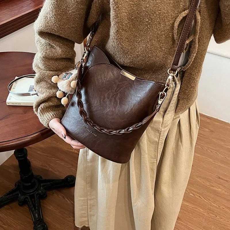 Popular Classic Leather Womens Handbag High-End Luxury Brand Trendy Elegant Accent Commuter BagW251111