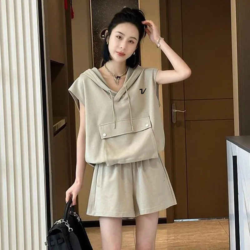 Summer Golf Wear Women 2025 Korean Golf Suits Hooded Casual Top Sports Shorts Two Piece Set Women Golf Clothing 250411