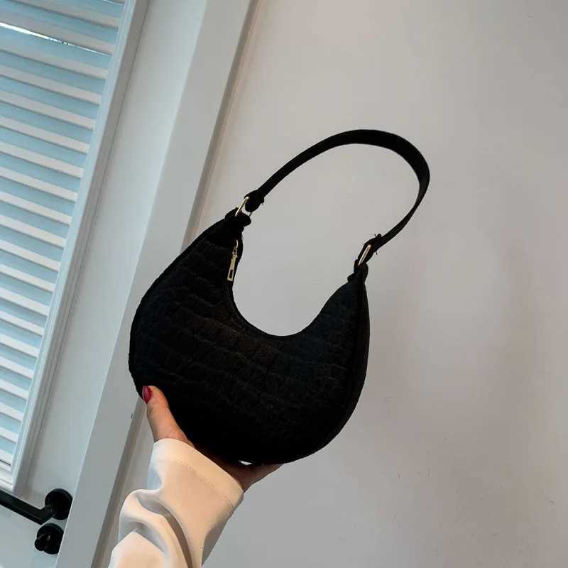 Solid Color Temperament Womens Bag 2025 Trend Korean Version Summer New Item Stone Pattern Armpit Bag Casual HandbagT2511112