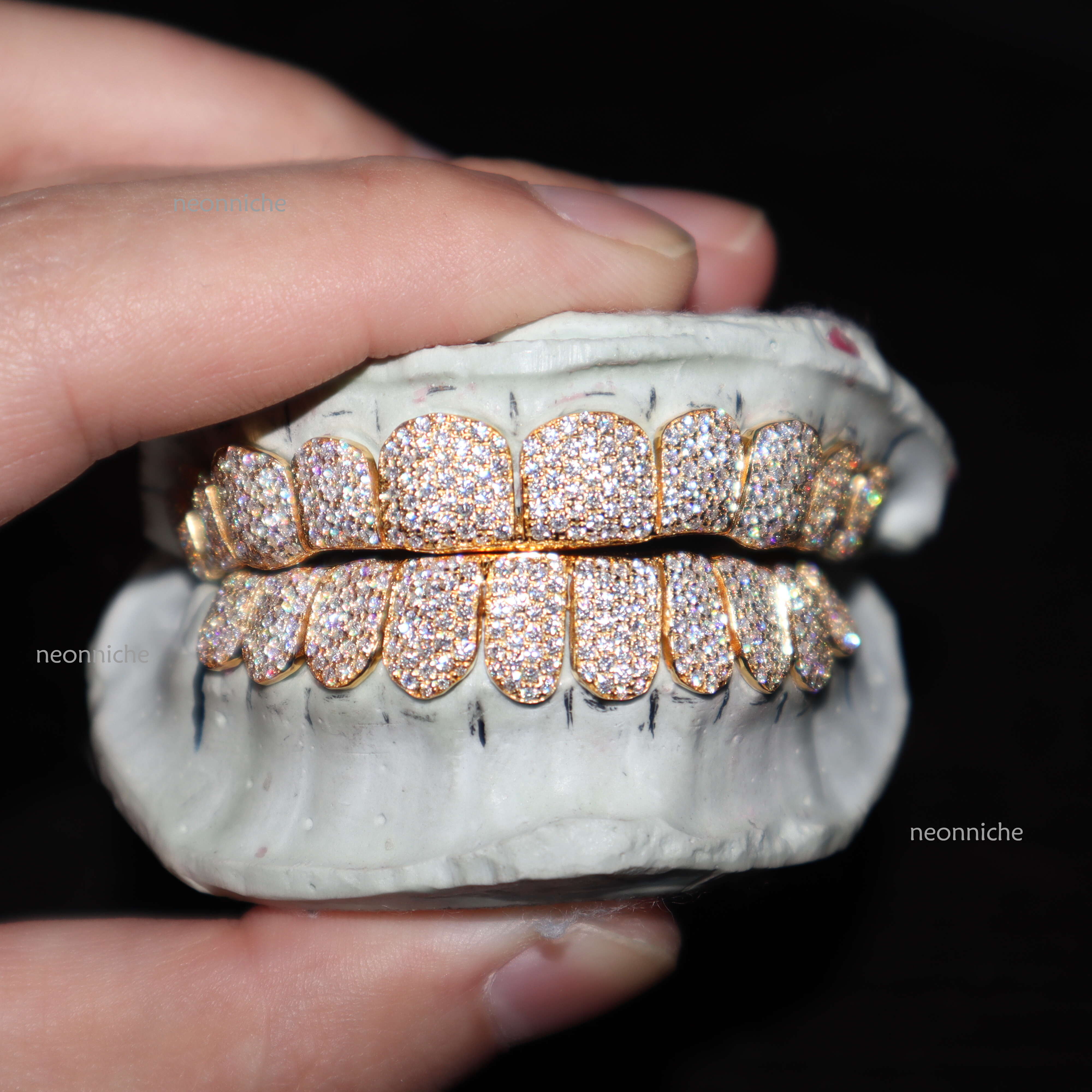 Custom Made Iced Out Sier Grills VVS Moissanite Dias Perm Cut Top 10 Bottom Gold Dental Teeth Grillz