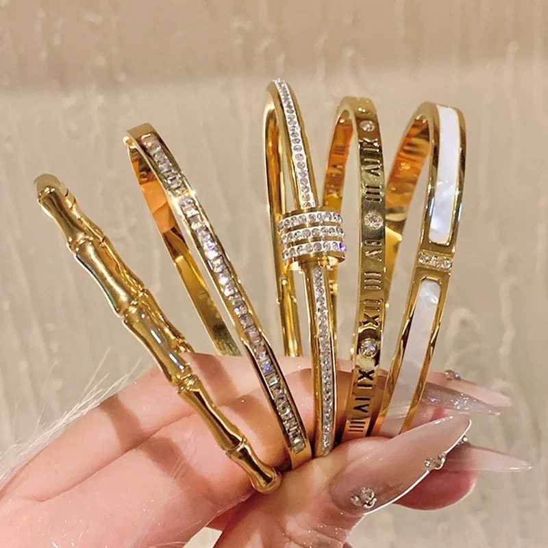 Gold Color Stainless Steel Colorfast Bracelets Skyful Star Bracelets Set for Women Fashion Light Luxury Jewelry Gifts WholesaleC250411