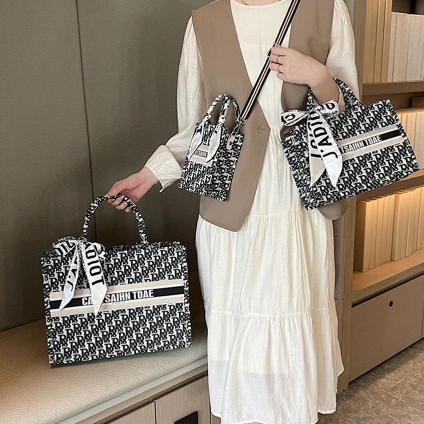 new hot Free shipping designer shoulder bag for women Tiny house Luxury summer new outdoor black gray Large capacity designer bag