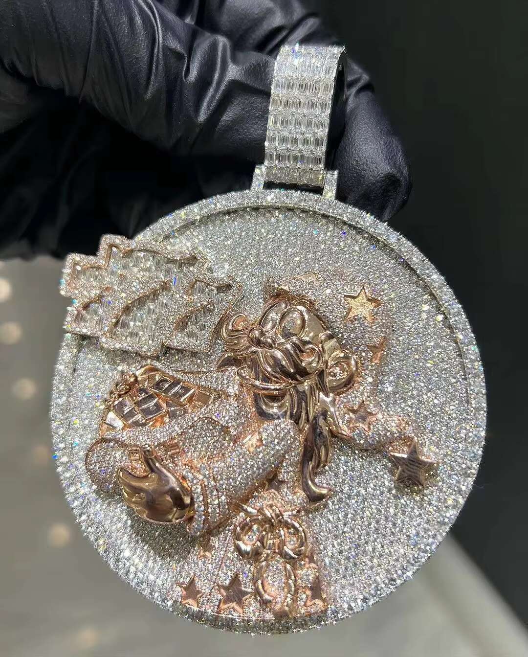 New Arrivals Mens Iced Hip Hop Pendant Necklace Gold Plated Link Chain with Moissanite and Diamond for Parties