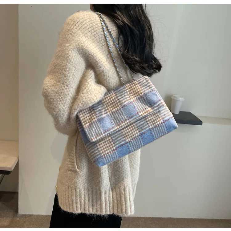 2025 New Tweed Plaid Bag for Women Autumn Winter Popular Versatile Shoulder Crossbody Bag Retro Color Block PurseW251112