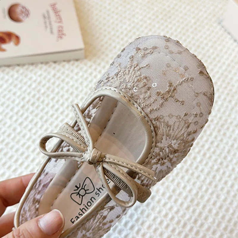 Princess Baby Girls Flats Shoes Flower Embroidery Net Childrens Ballet Apartment Elastic Band Shallow Childrens Summer Shoes 250411