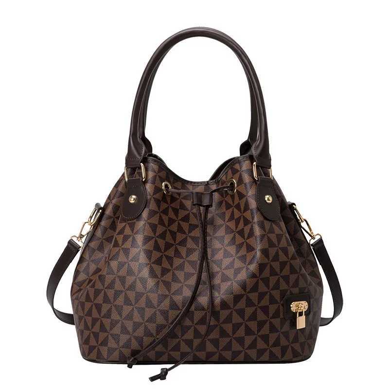New Fi Womens Bucket Bag Trend Brand Printed Shoulder Bag Large Capacity Elegant Cross Body Bag Designer Luxury HandbagXJ250412