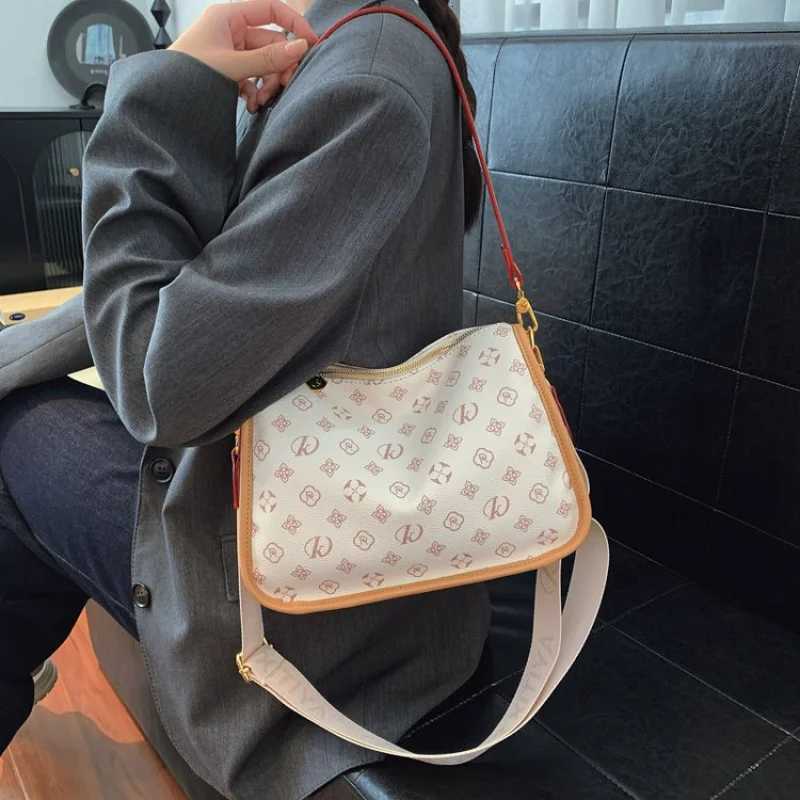 Sophisticated Ladies Crossbody Bag Genuine Leather Designer Style Hands Free ConvenienceW251111