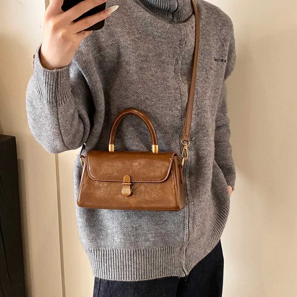 Women Crossbody Bag French Style Vintage Solid Buckle Zipper Handbags High-Grade Glossy PU Texture Single Shoulder BagsT2511112