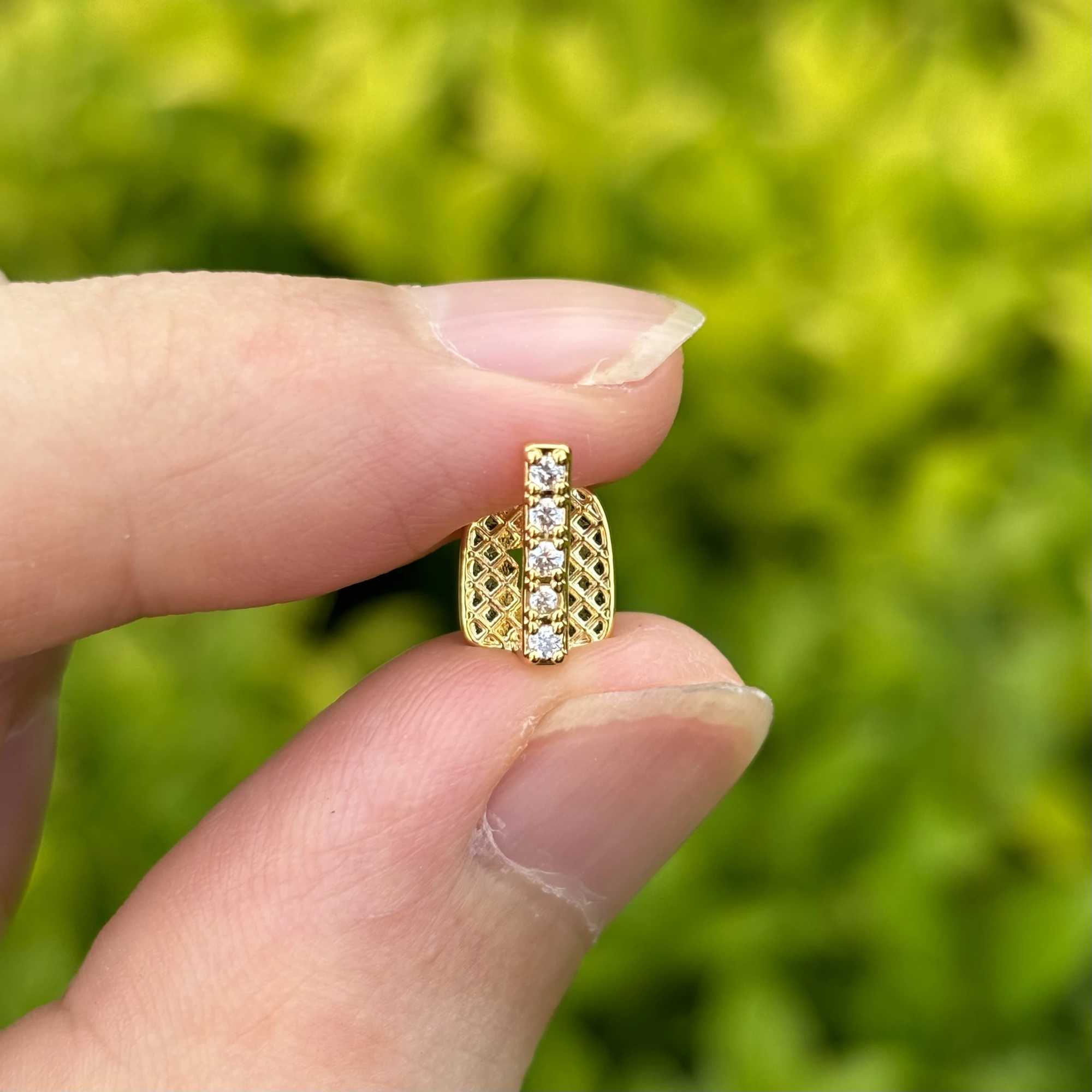 Rachelz Hip Hop Stand Bar Zircon Teeth Grillz 14K Gold Plated Long Rod CZ Stone Teeth Hat W250412