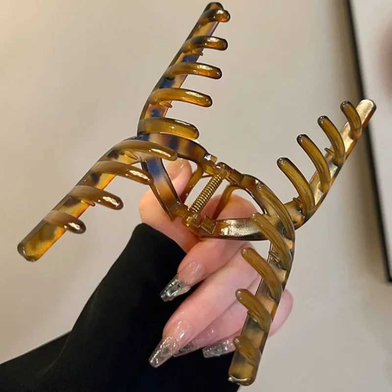 2024 Leopard Print Geometric Grab Clamp suitable for women elegant temperature shark clip hair clip headwear Y2504012