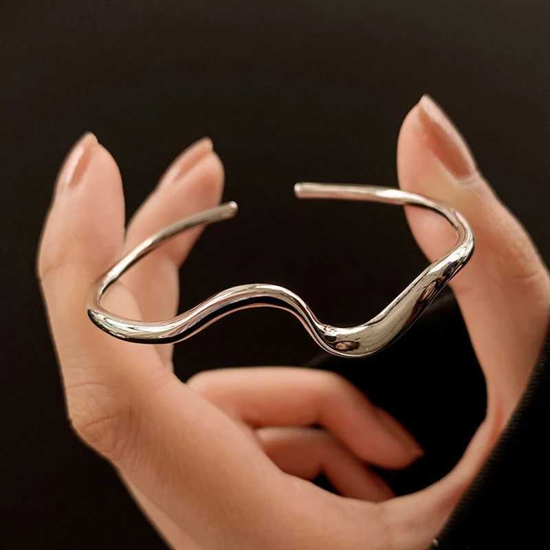 Minimalist Adjustable Bracelet for Women Couples Fashion Creative Irregular Wave Geometric Handmade Party Jewelry GiftsC250411