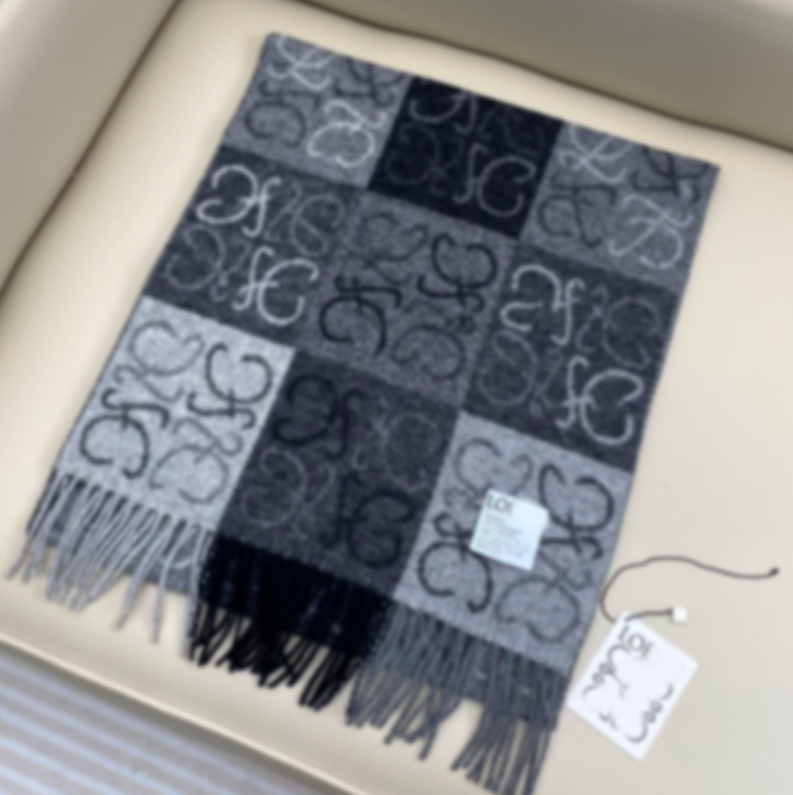 Women's loews scarf classic checkerboard jacquard scarf design for men and women winter warm scarf specification 40*180cm