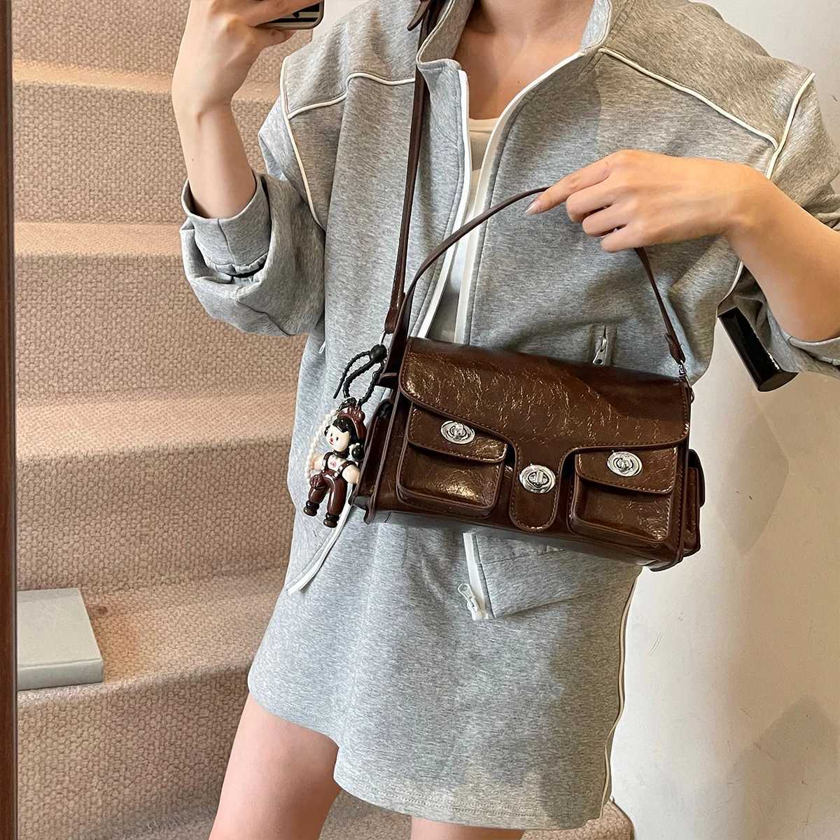 Womens Glossy Crossbody Bag Solid Color PU Metal Initial CharmCute Pendant Large Capacity Flap Snap Adjustable StrapW251111