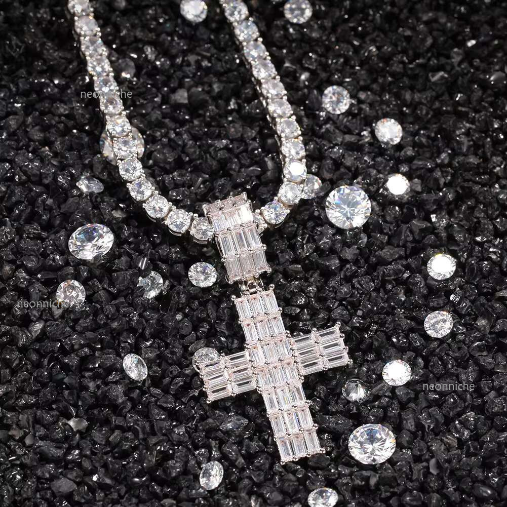 Top Quality Wholesale Iced Out Cross Necklace Custom Vvs1 Moissanite Pendant Hip Hop Cuban k Chain