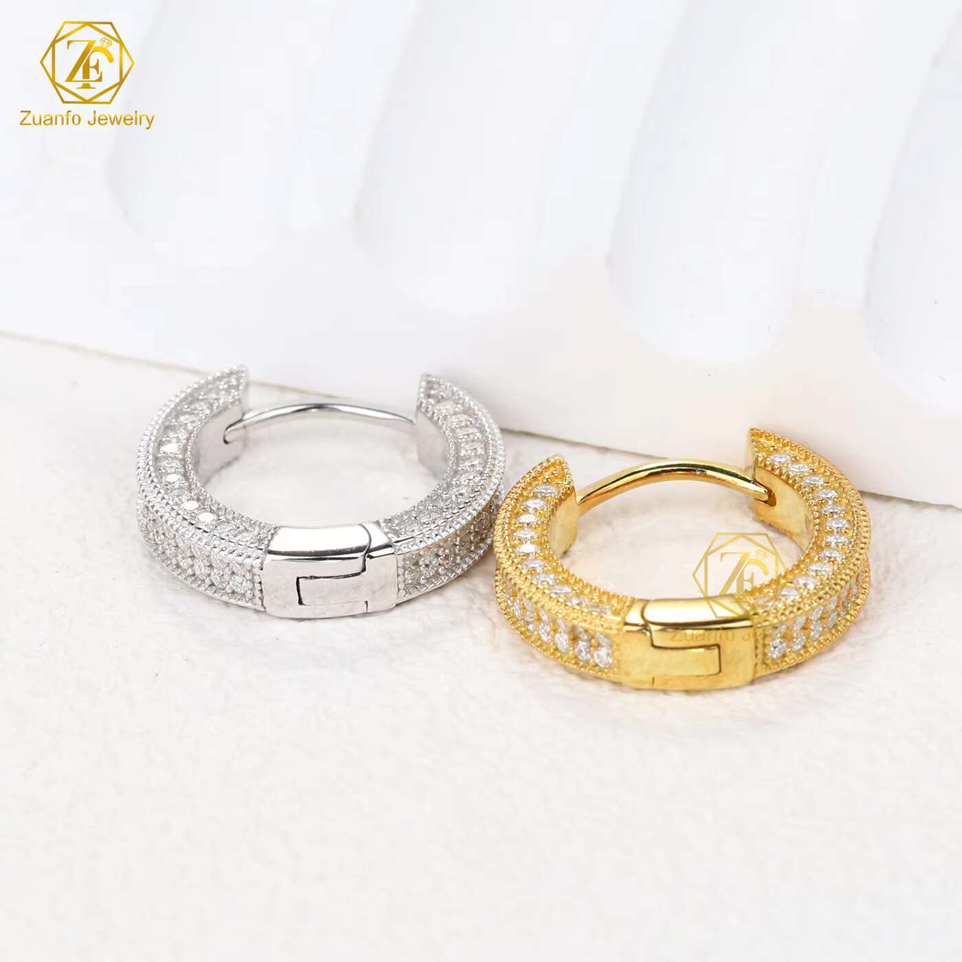 Factory Price 18K Gold Plated 925 Silver Trendy Iced Out Moissanite Hiphop Earrings Diamond Stone Hoop Earrings for Party Gifts