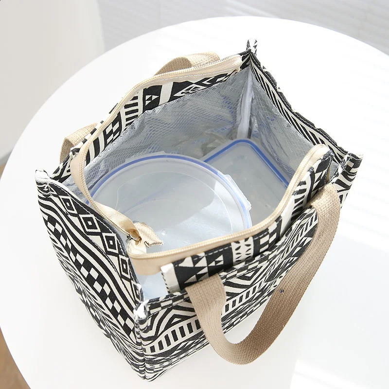 striped pattern lunch bag with foil insulation and handle for work and work 250410