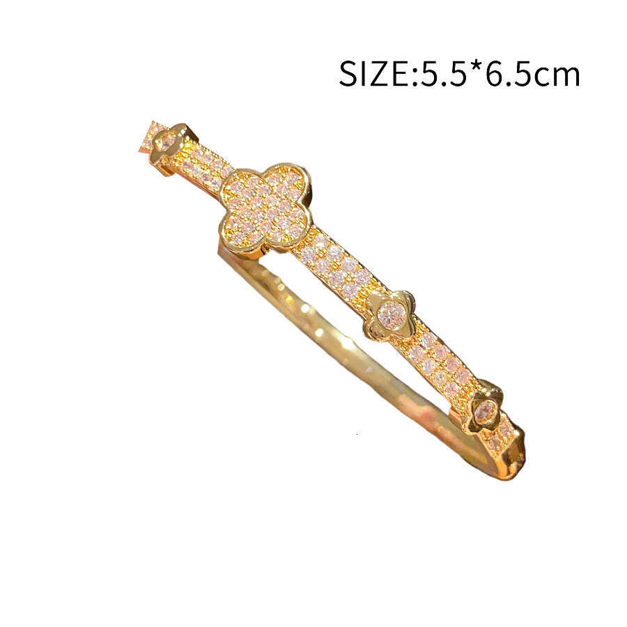 Designer Bracelet Luxury bangle 18K Real Gold Plated Zircon Flower Clasp Bracelet European and American Style Versatile Luxury High-end Jewelry for Wo