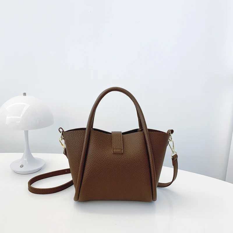FI new large capacity shoulder bag high-end womens handbag FI niche casual handbag womens cross bagXJ250412