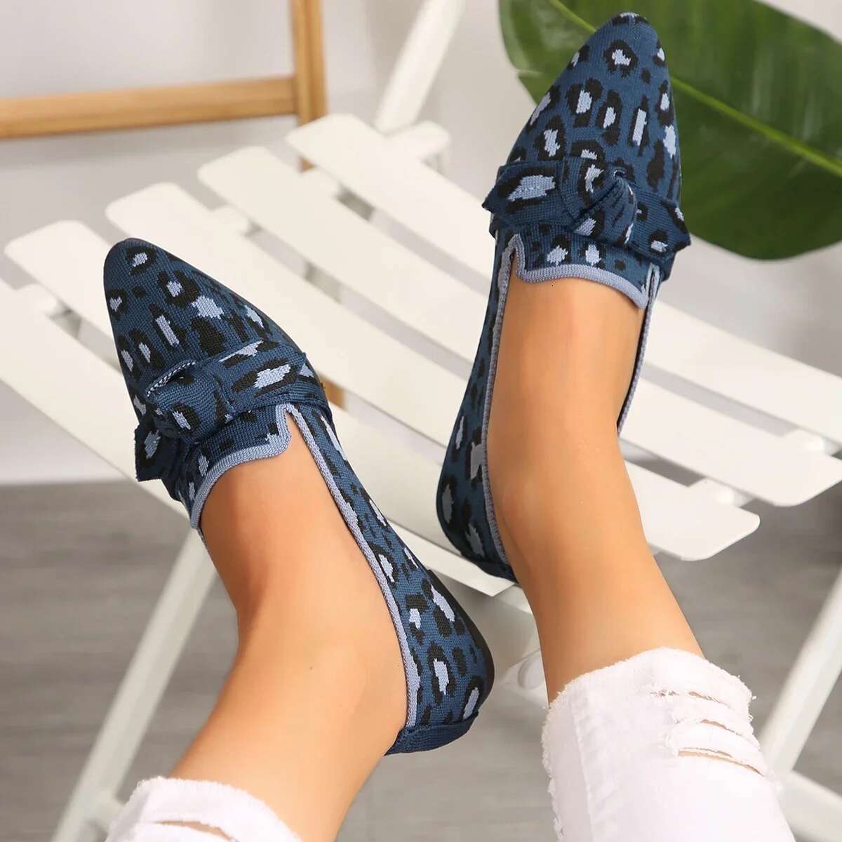 2025 Summer New Women's Bow Designer Fashion Flat Shoes Knitted Anti slip Breathable Comfortable Shoes Casual Pointed Walking Shoes