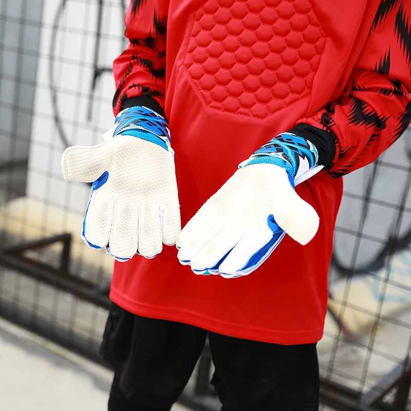 Professional Team Training Soccer Goalkeeper Gloves with Finger Protection Thicken Latex Kids youth Goal Keeper Goalie GlovesW251112