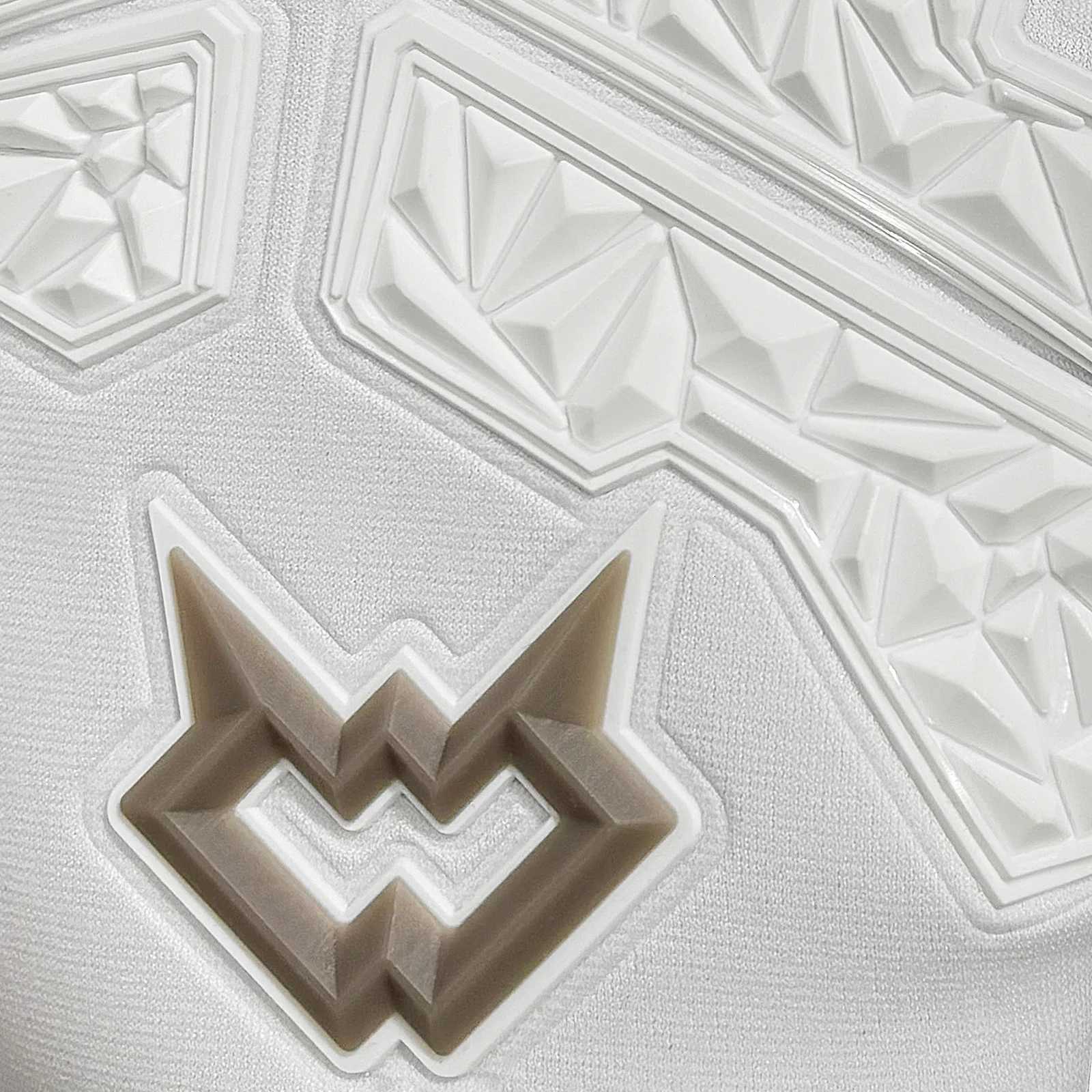 WVVOU Soccer Goalie Gloves for Adults and Youth High Performance Goalkeeper Gloves with 5 Detachable Finger SavesW251112