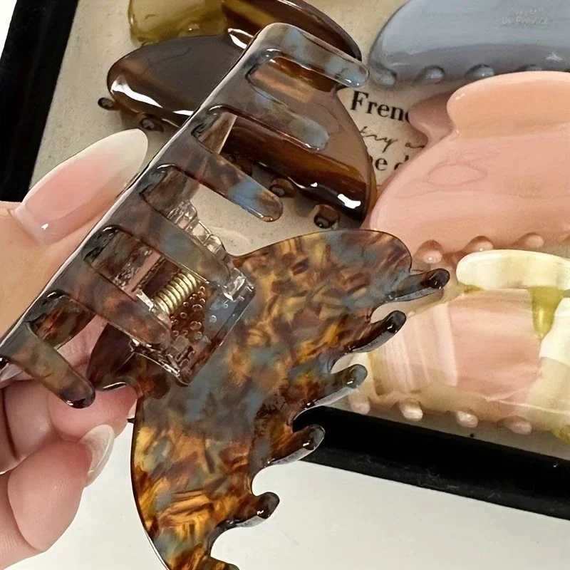 French womens elegant vinegar hair clip medium-sized sweet shark clip exquisite girl hair clip headband 2024 Y2504012
