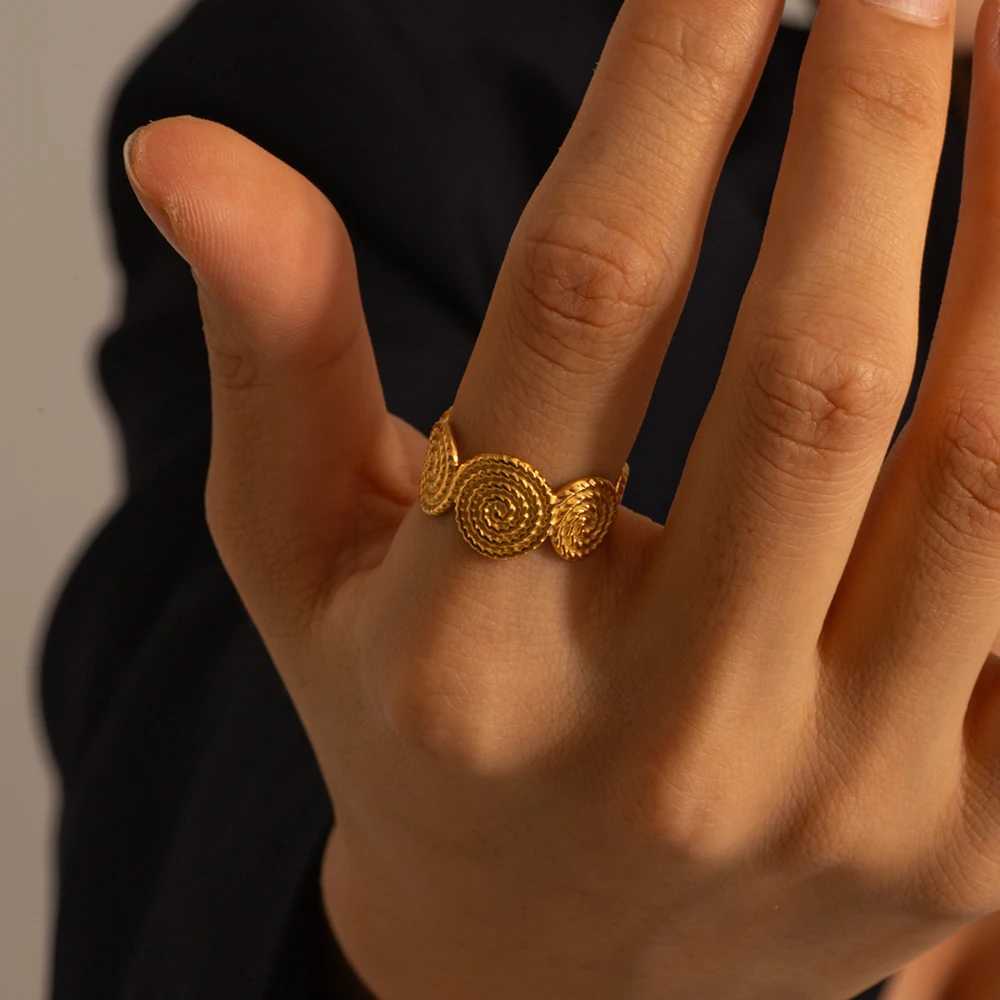 Uworld Stainless Steel Twisted Thread Ring Open Ring Female Charm Fashion Jewelry Bijoux Waterproof JewelryXJ250412