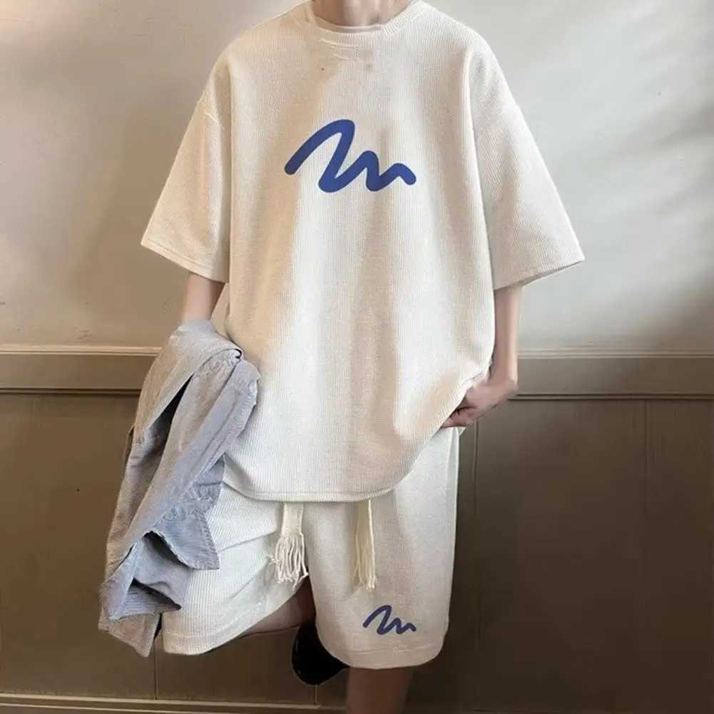 Mens sportswear mens summer casual suit set with O-neck short sleeved T-shirt and elastic drawstringXJ250412