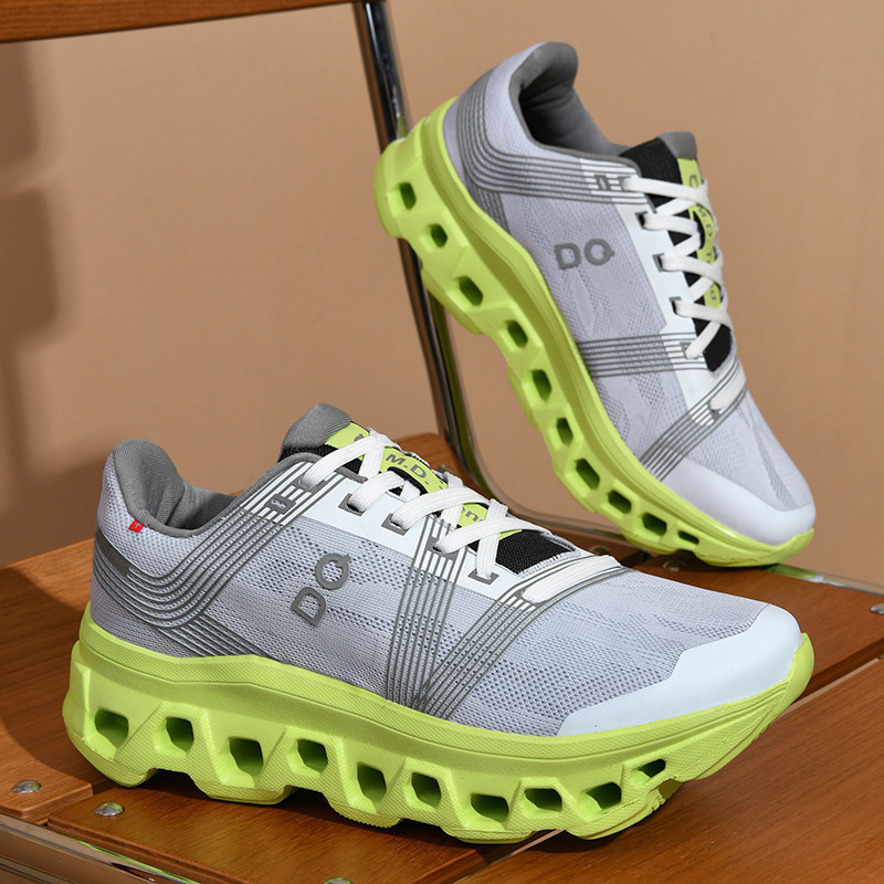 New 2025 Sports shoes men casual shoes fashion trendy thick soled breathable mesh sports shoes plus size running men shoes