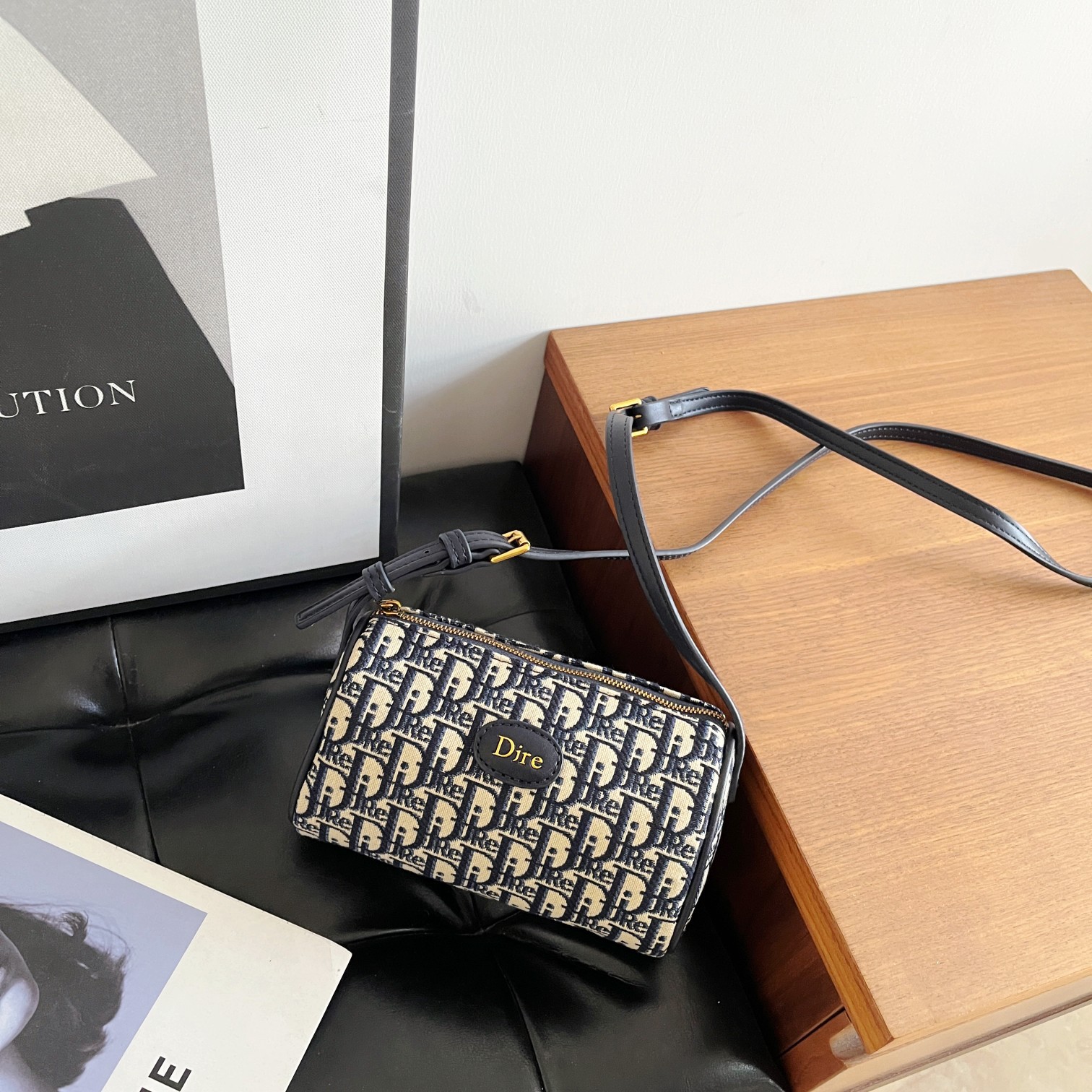 2025 Women's letter printed cylindrical bag, new style versatile and trendy small shoulder or cross body bag new design