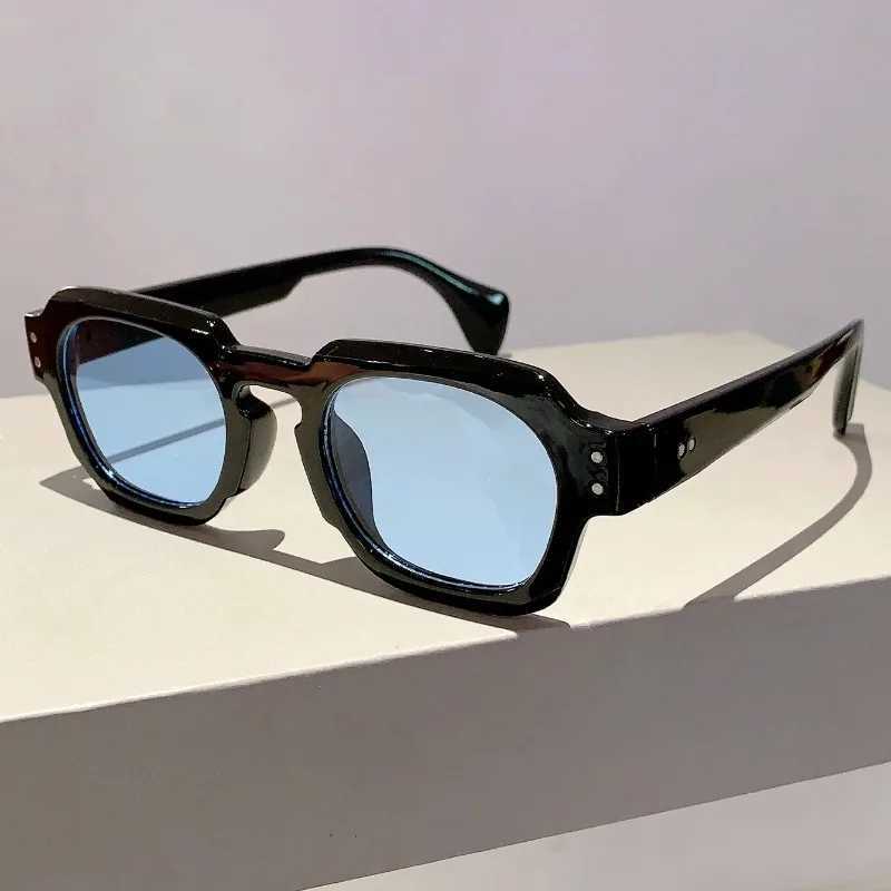Vintage Square Sunglasses New in Stylish Candy Color Women Eyewear Fashion Brand Design UV400 Protection Men Shades Z250411