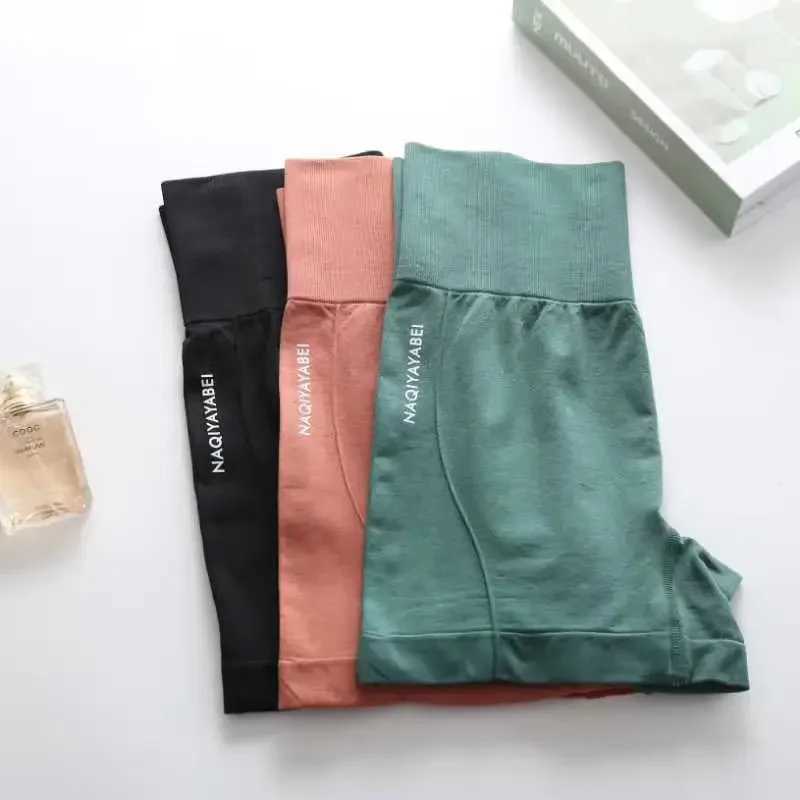 High waisted training yoga shorts sports shorts seamless fitness shorts womens twisted buttocks running exercise gym legs Y250412