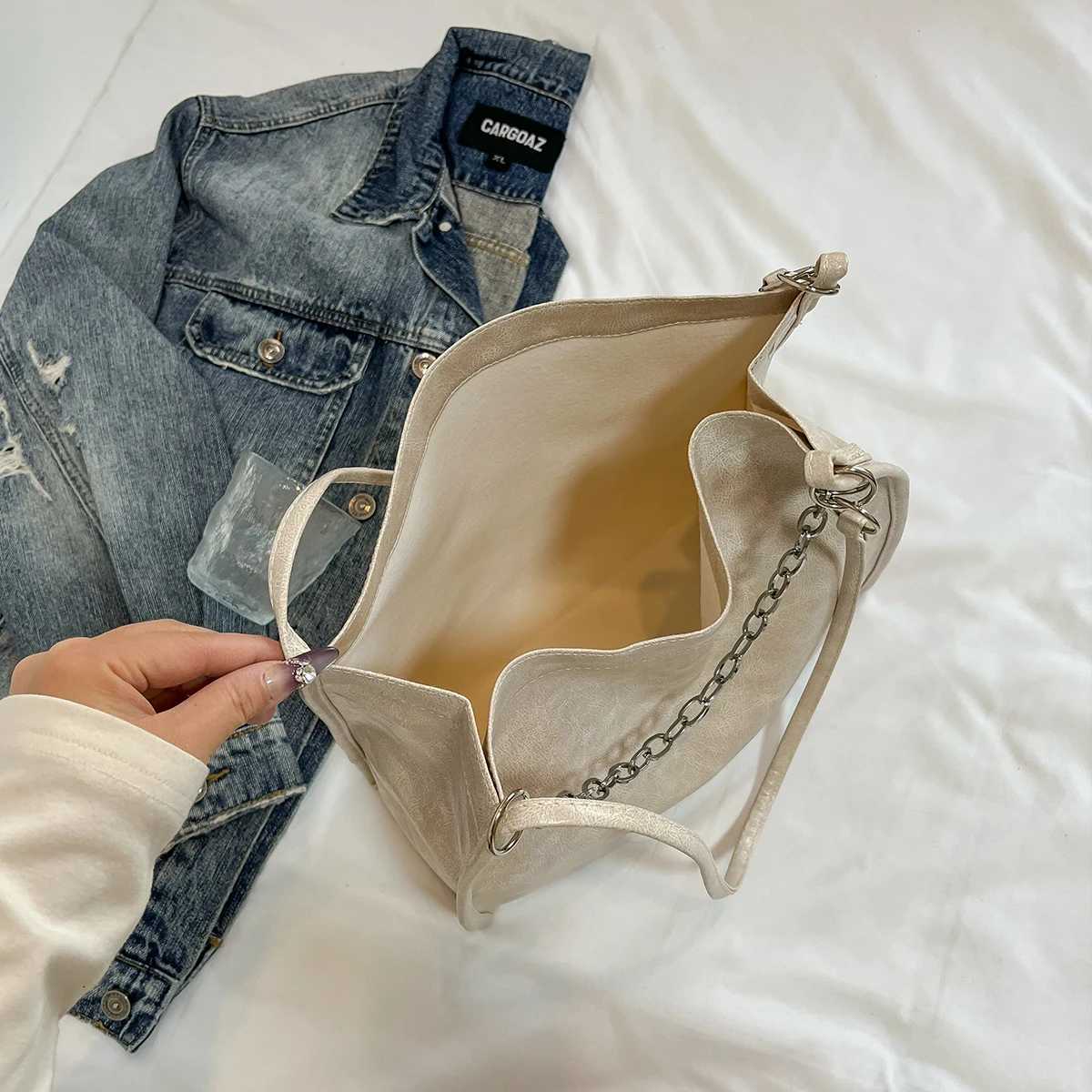 Retro marble printed handbag for women lightweight PU open top chain handle design for daily travel shopping shoulder bagXJ250412