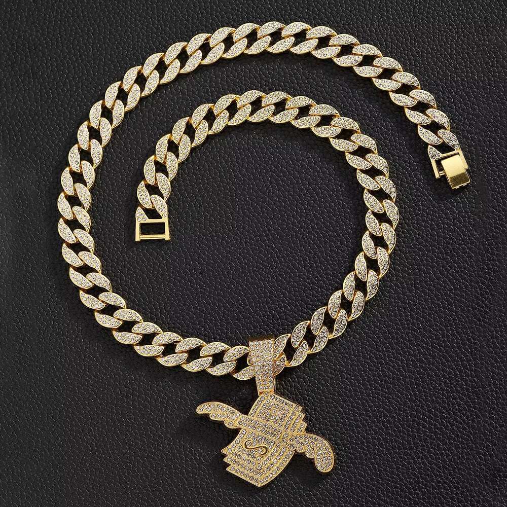 Custom Luxury Moissanite Pendant Bold Fashion Statement Accessory for Men Women Diamond Hip Hop Style Personalized Jewelry