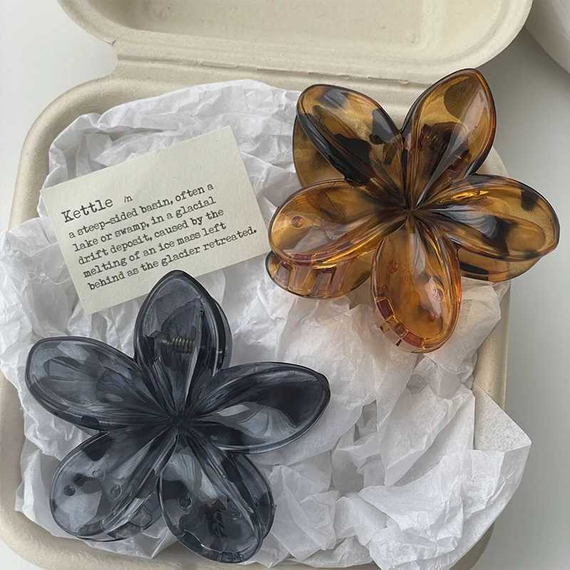 AISHG 8CM gradient egg flower acrylic womens hair clip retro hair clip crab clip bucket girl headwear accessories Y2504012